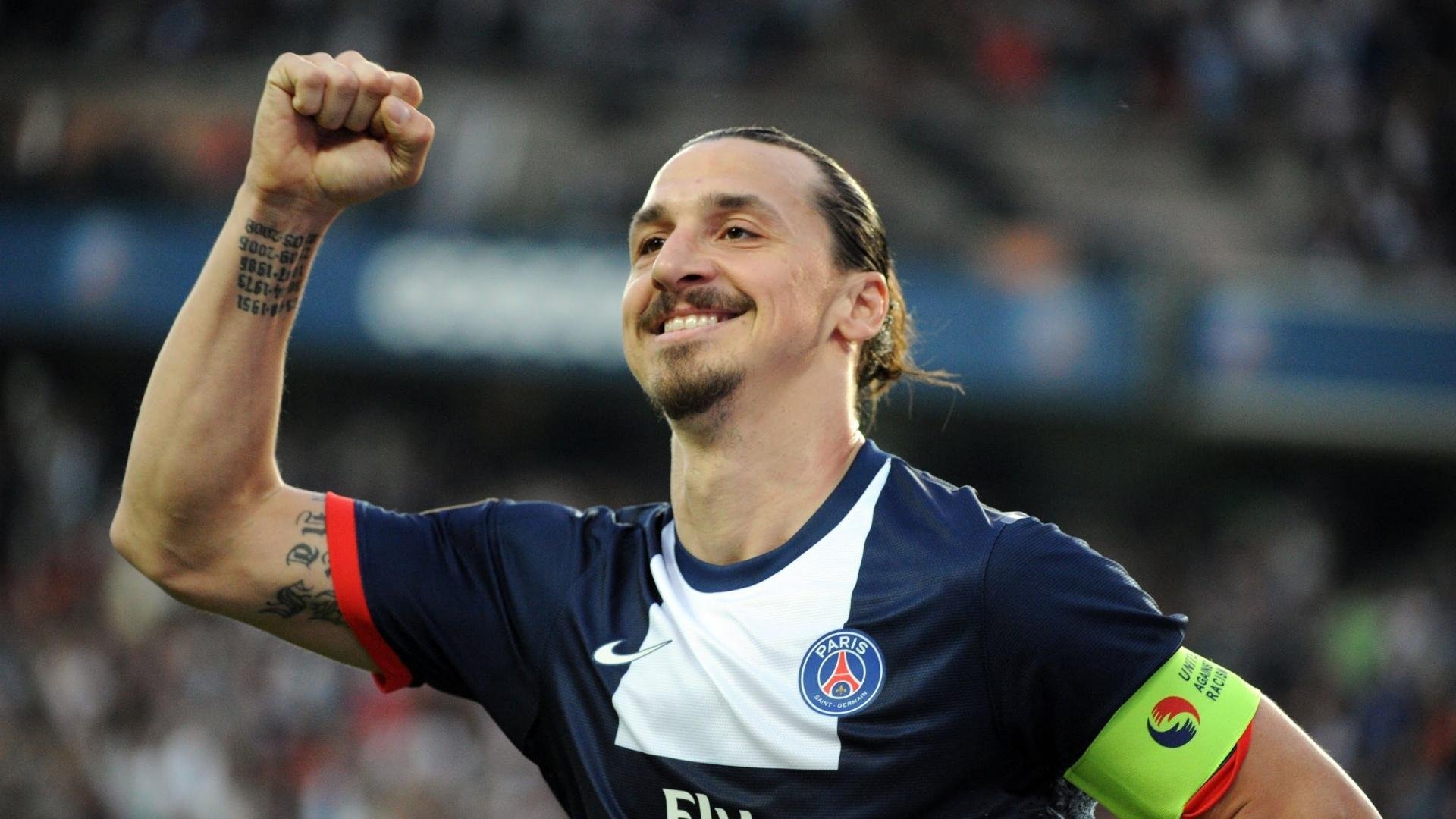 电竞选手粉丝互动：真诚交流，传递正能量，电竞选手和粉丝